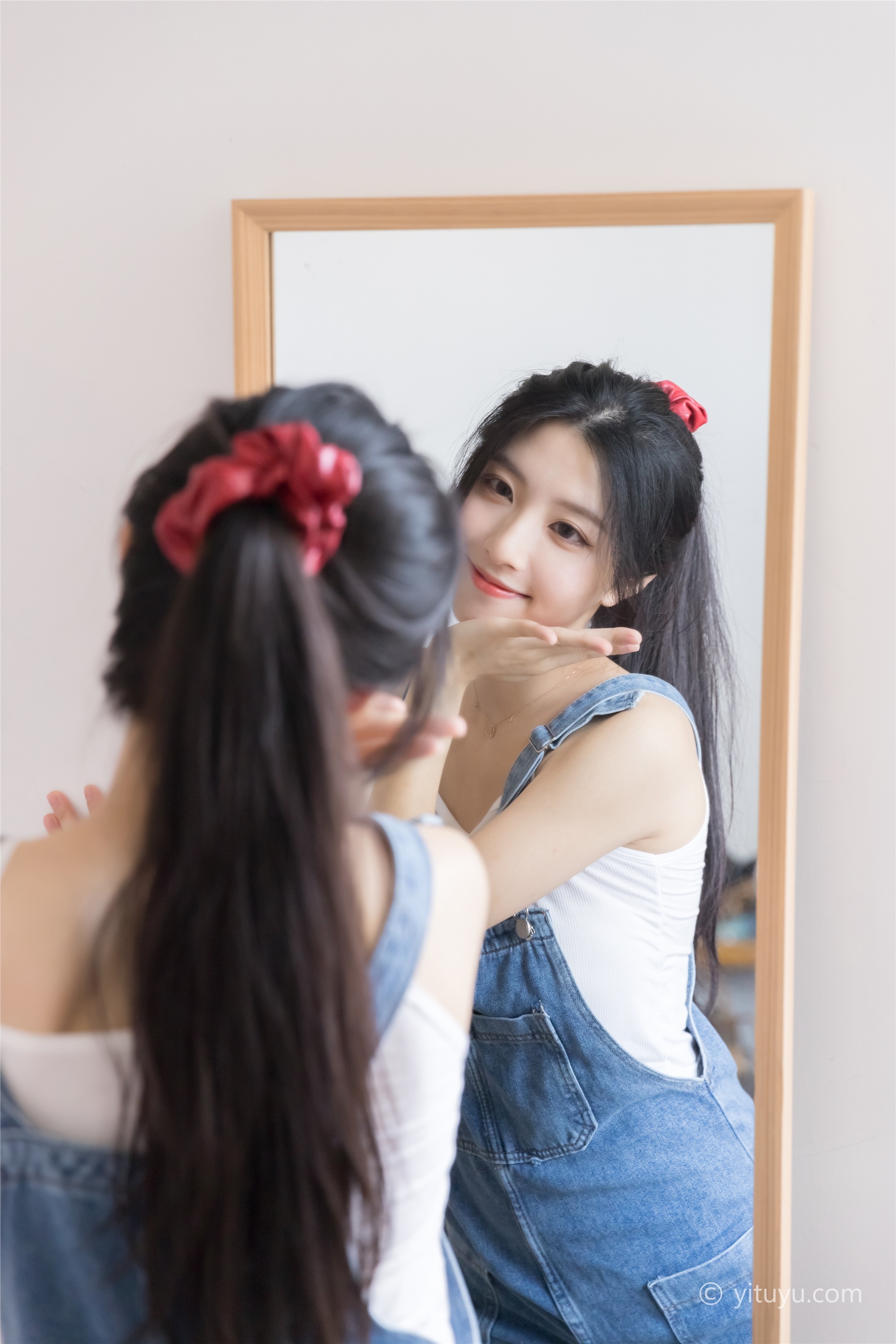 YITUYU 艺图语 2021.04.21 蓝色牛仔裤 小铟